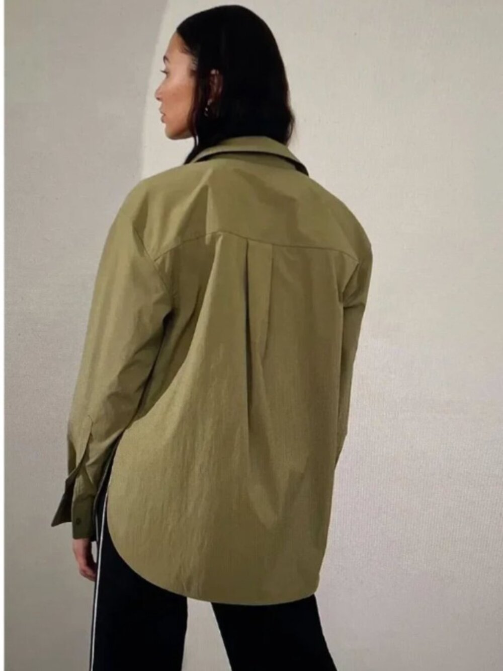 NWT Athleta Midday Relaxed Shirt in Light Olive Green size Large L - Picture 2 of 8